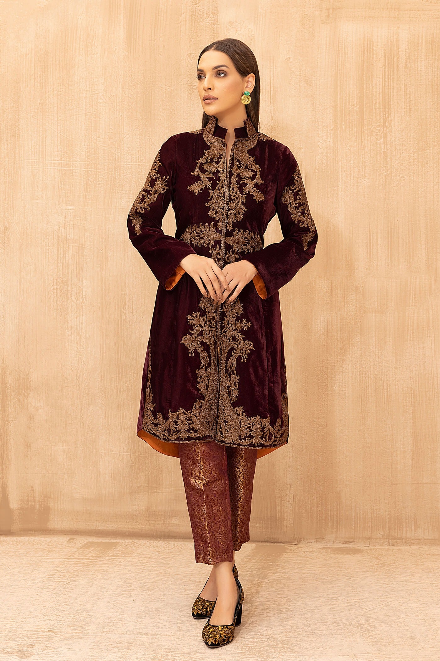 Charisma Rose - DAZZLING SPELL- WINTER COLLECTION'22 by Nilofer Shahid