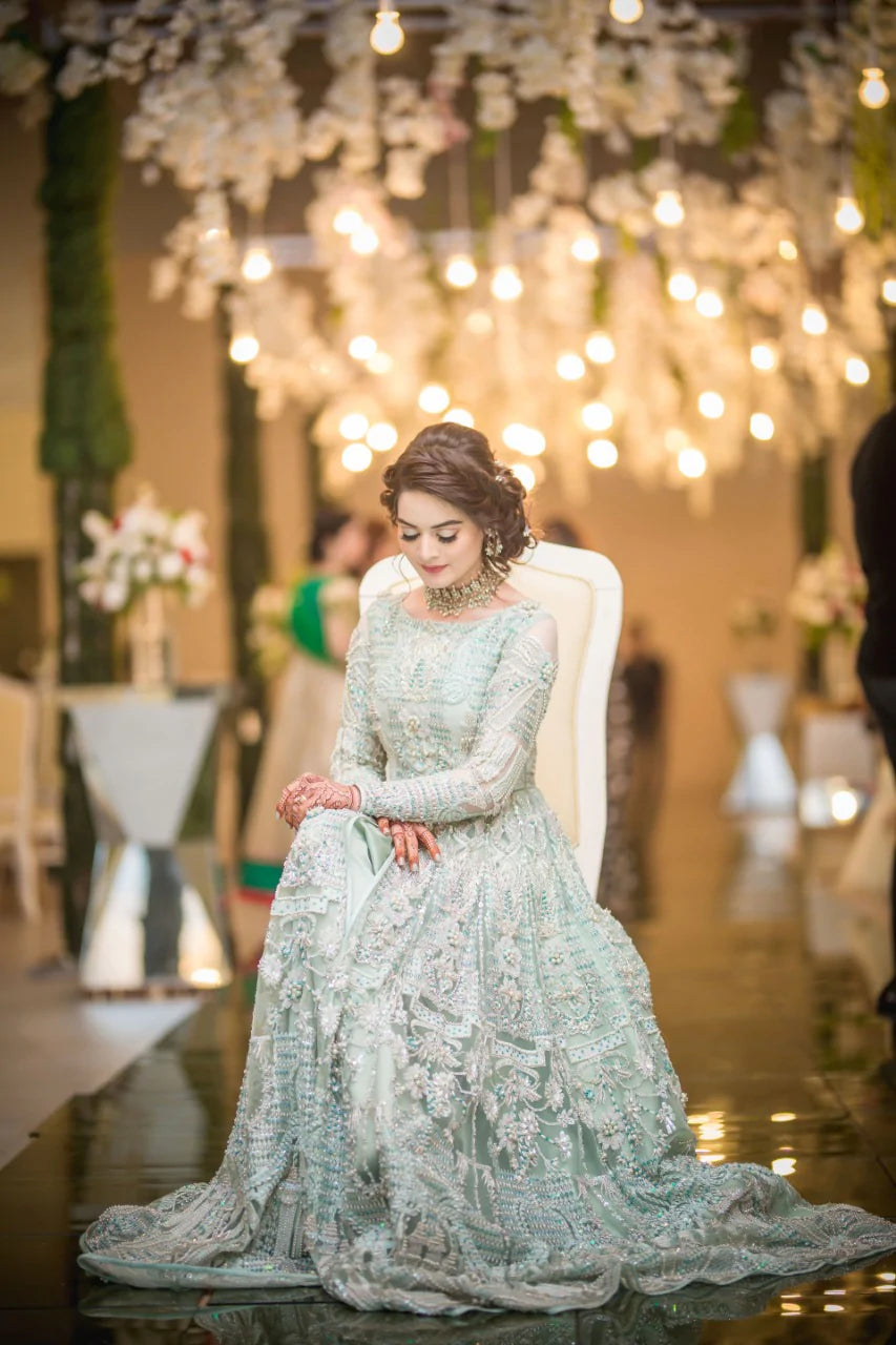 Aiman khan walima dress designer hot sale