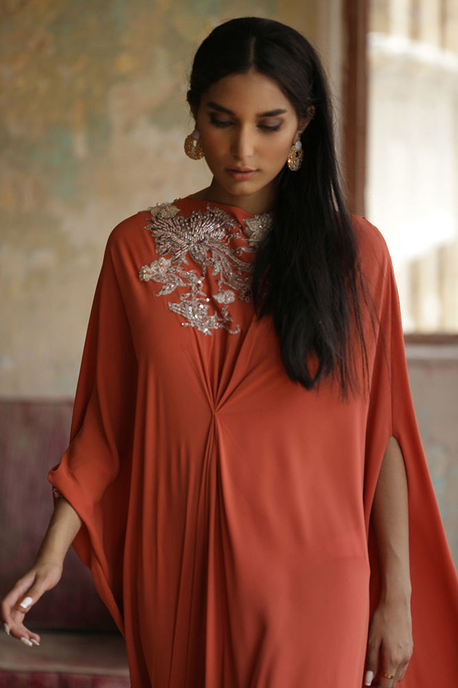 V-10 - Signature Kaftans by Rozina Munib