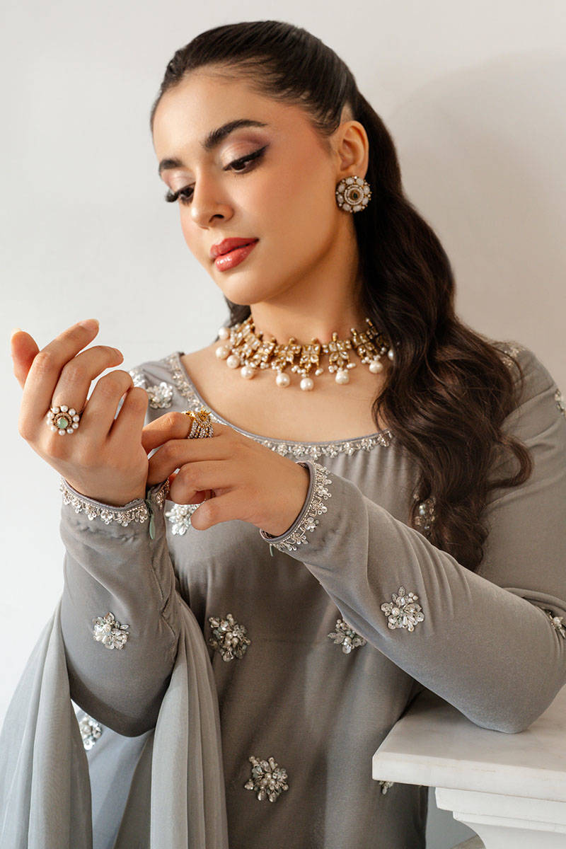 Smokey Pearl - Velvets Soiree by ZAINAB SALMAN