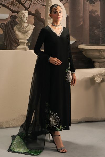 Esra - Gaia Winter by Khakaa