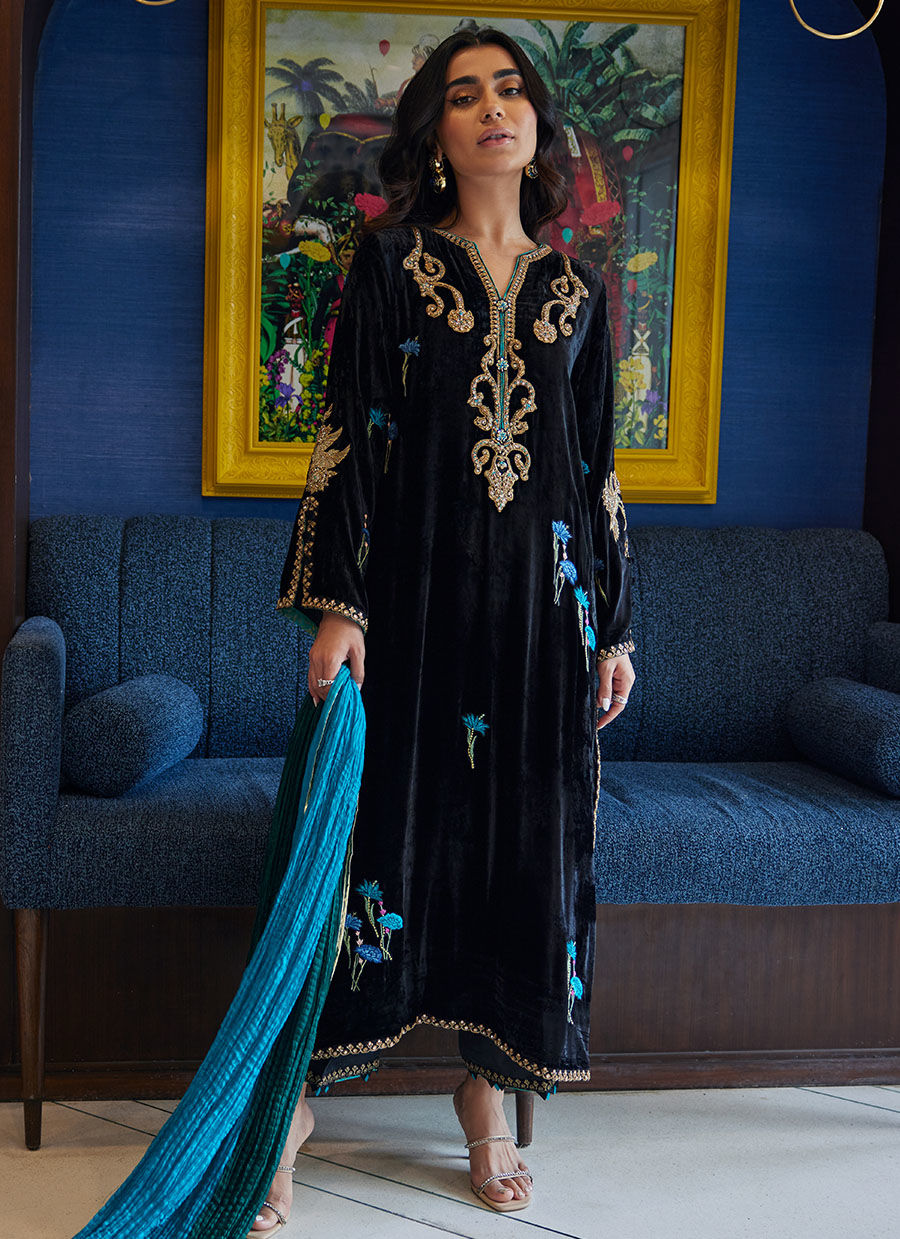 VANIA SHIRT AND DUPATTA - Velvet Revolt by Farah Talib Aziz