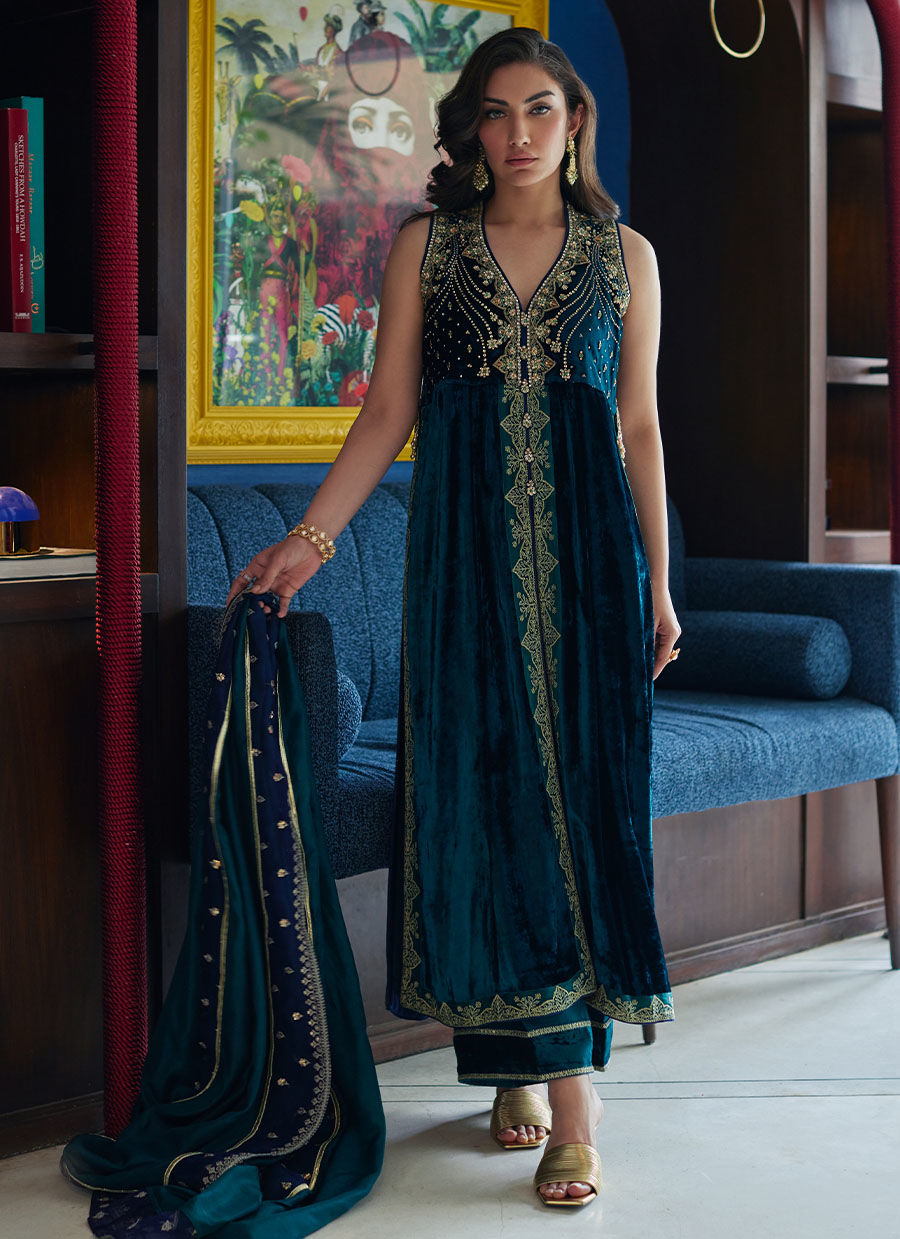 SAHLA SHIRT AND DUPATTA - Velvet Revolt by Farah Talib Aziz