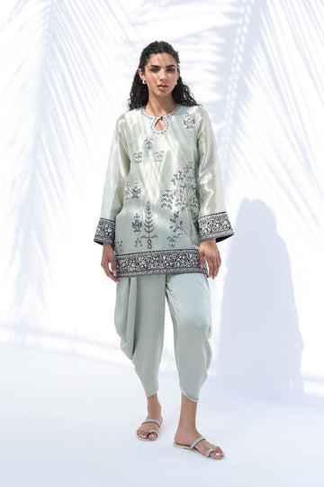 Gana - The Winter Edit | The Velvets by Sania Maskatiya