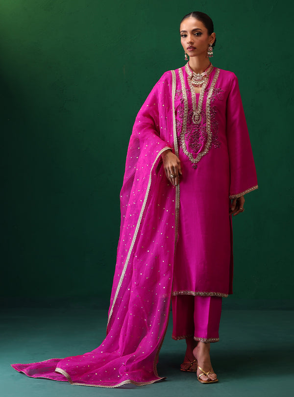 Miray - Rangeen Formals by Zainab Chottani