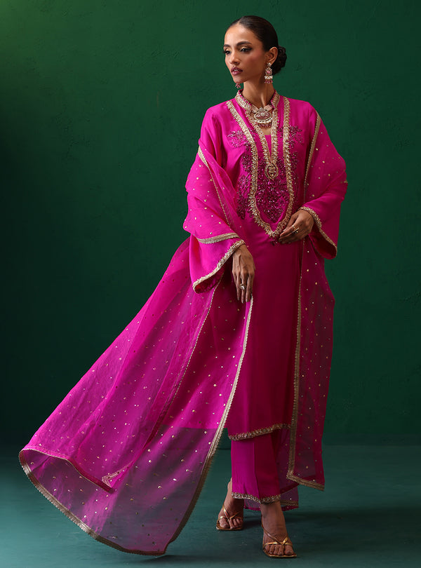 Miray - Rangeen Formals by Zainab Chottani