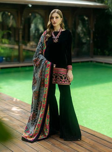 Zulmat - Makhmal Luxe Pret by Zainab Chottani