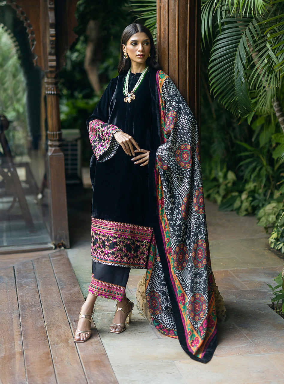 Ghazaleh - Makhmal Luxe Pret by Zainab Chottani