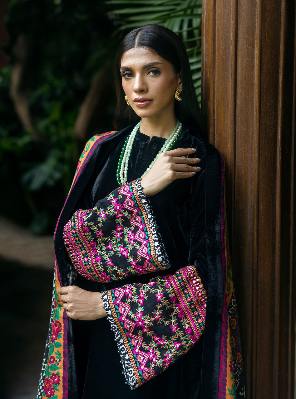 Ghazaleh - Makhmal Luxe Pret by Zainab Chottani