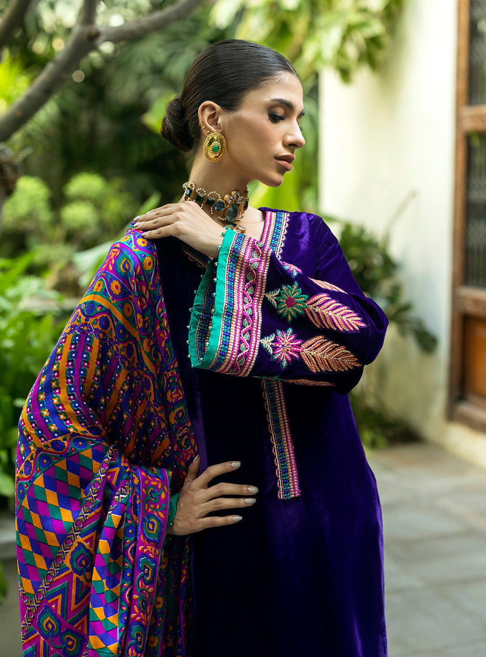 Rangin - Makhmal Luxe Pret by Zainab Chottani