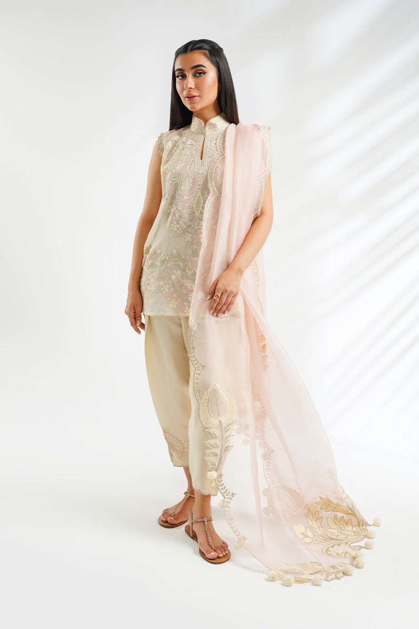 Shrey - Inaya Luxe by Sania Maskatiya