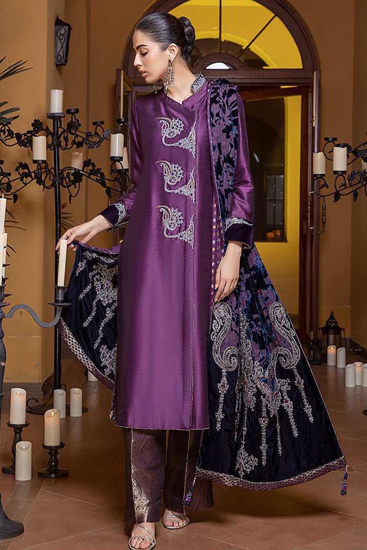 Empress Regina - Nilofer Shahid