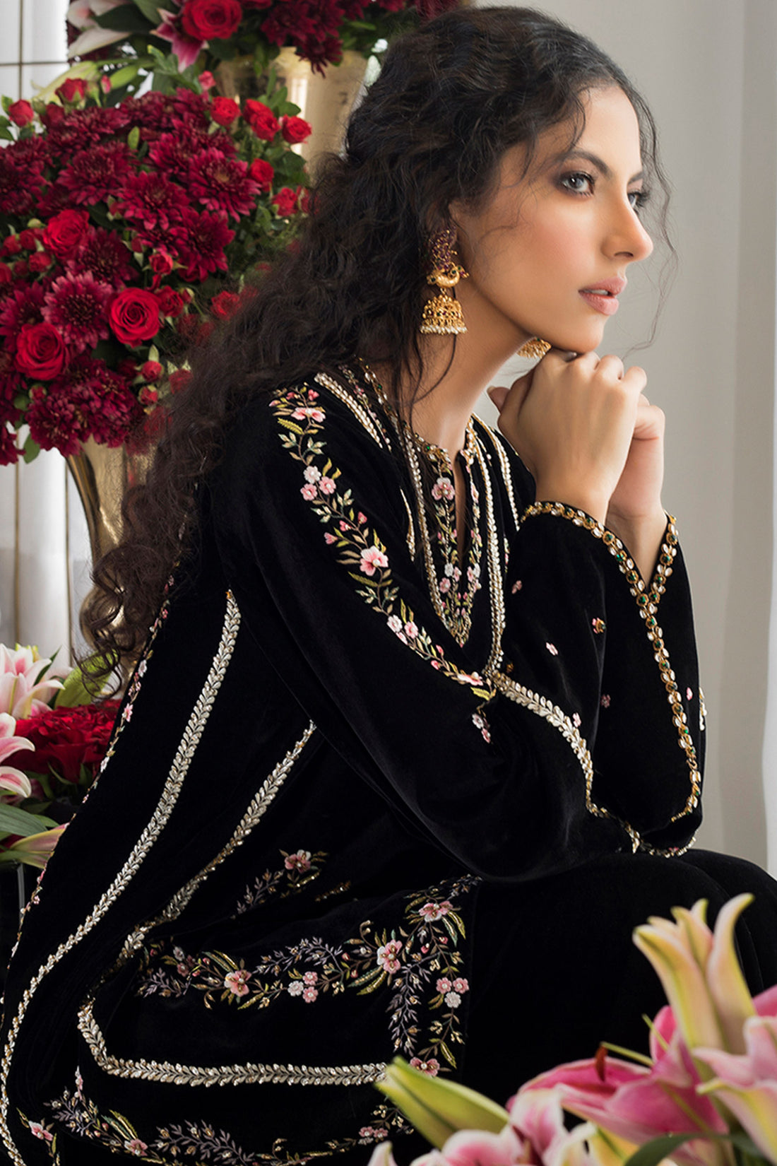 BLACK VELVET KURTA - Sania Maskatiya