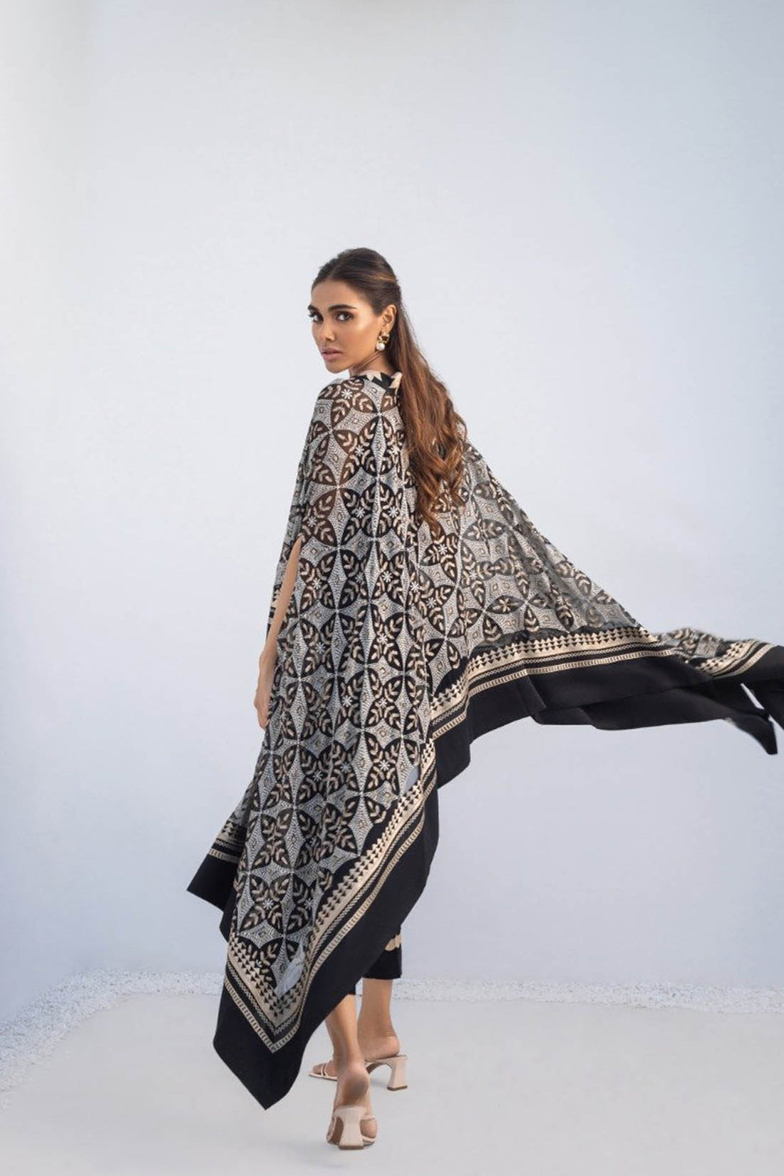 Chiffon Cape - Sania Maskatiya