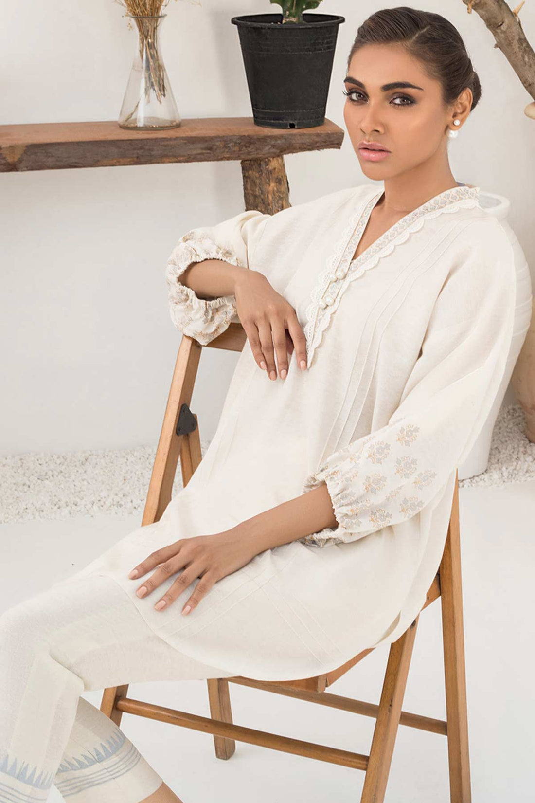 IVORY KARANDI KURTA - Sania Maskatiya