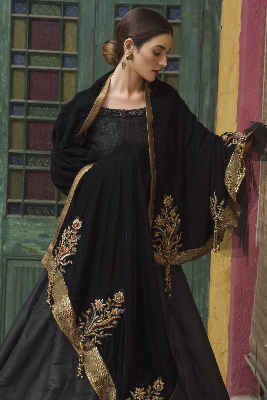 Mughal Flora Shawl - Nilofer Shahid