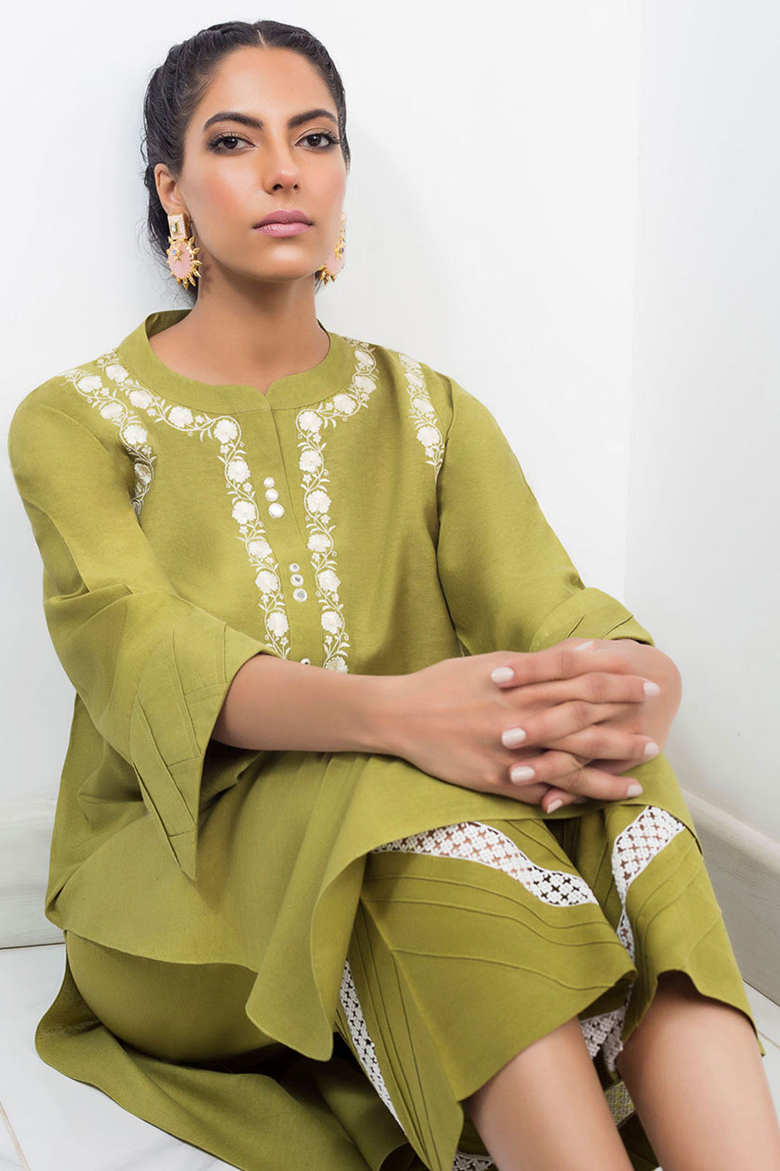 OLIVE GREEN KARANDI KURTA - Sania Maskatiya