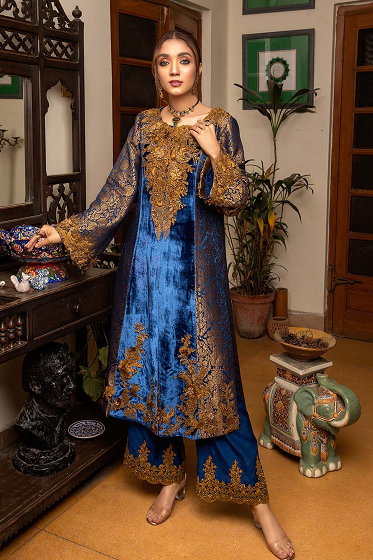 Sapphire Princess Shawl - Nilofer Shahid