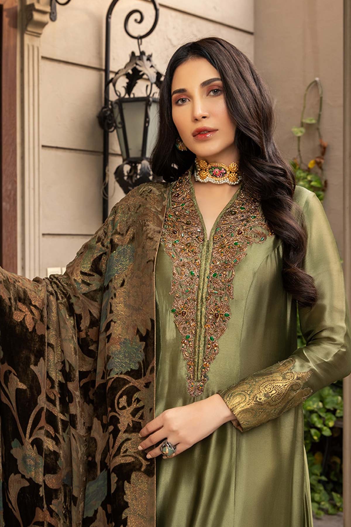 The Queen’s Chandelier Shawl - Nilofer Shahid
