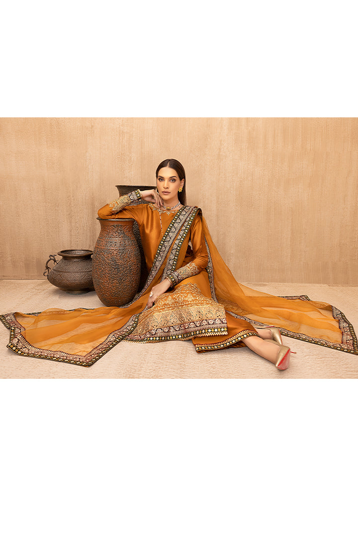 Citrine Glow - DAZZLING SPELL- WINTER COLLECTION'22 by Nilofer Shahid