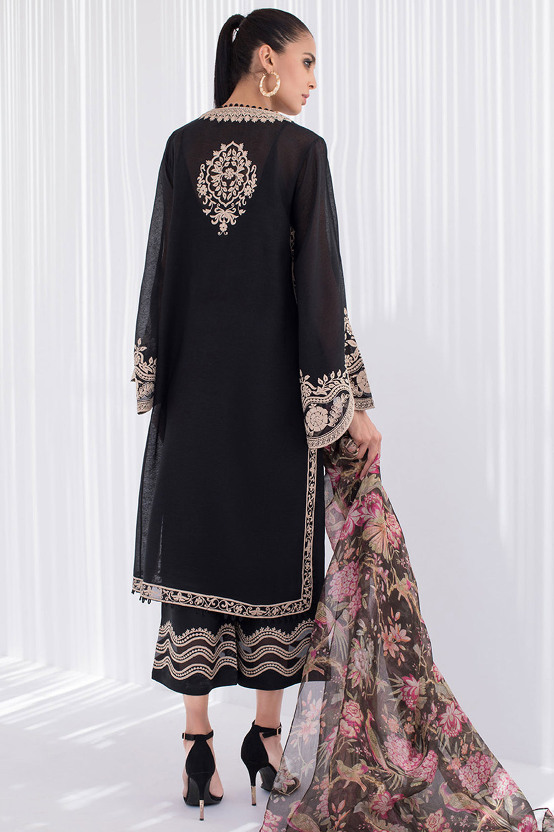 Khaddi Corduroy Embroidered Kurta - Sania Maskatiya